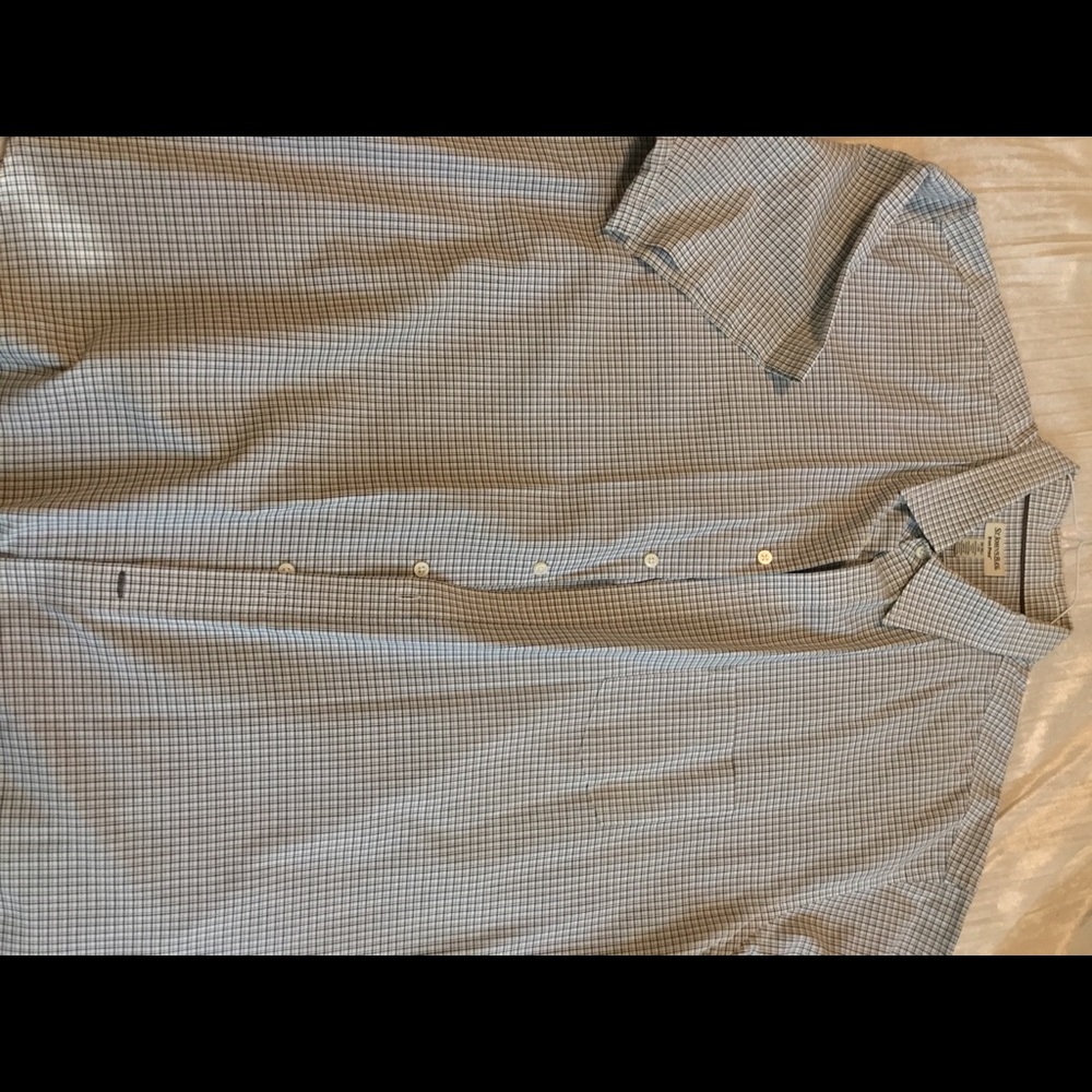 Short sleeve button up
